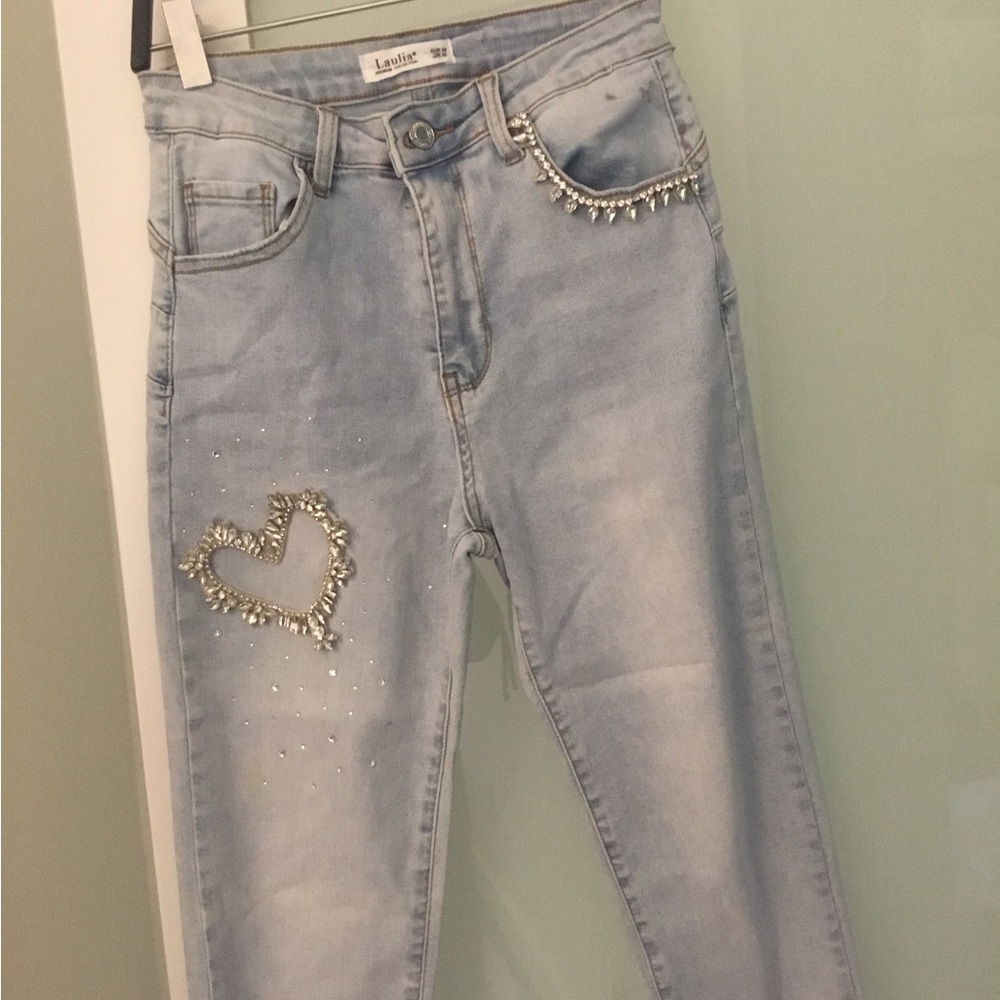 Stretchy Skinny jean with crystal embelishments